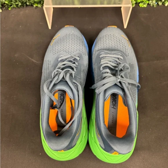Hoka Arahi 7 - M8